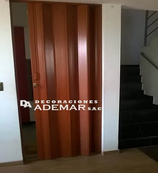 puerta plegadiza