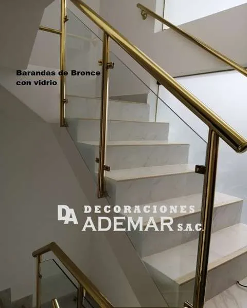 barandas de bronce instalado en pueblo libre