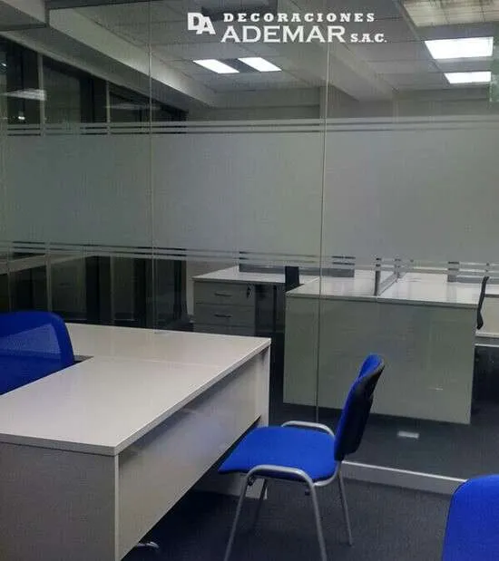 pavonado de vidrios instalado por decoraciones ademar en lima peru
