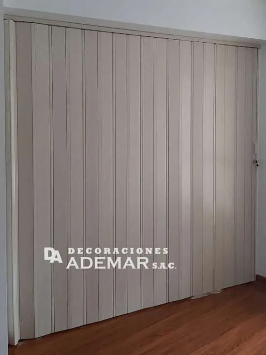 puertas plegables para dividir espacios