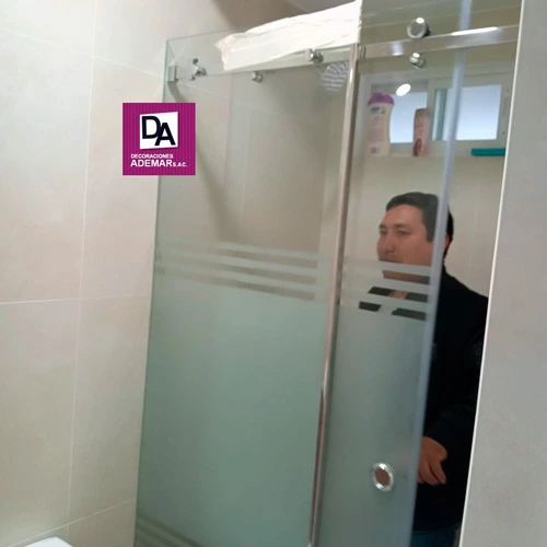 mantenimientos de puertas de duchas en lima