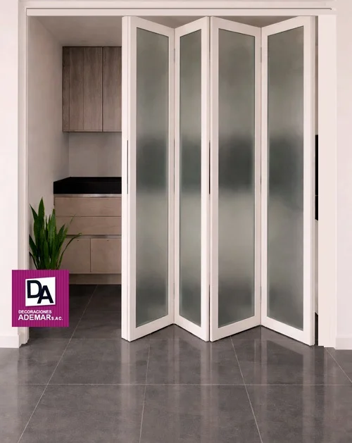 mamparas plegables color blanco con vidrio arenado