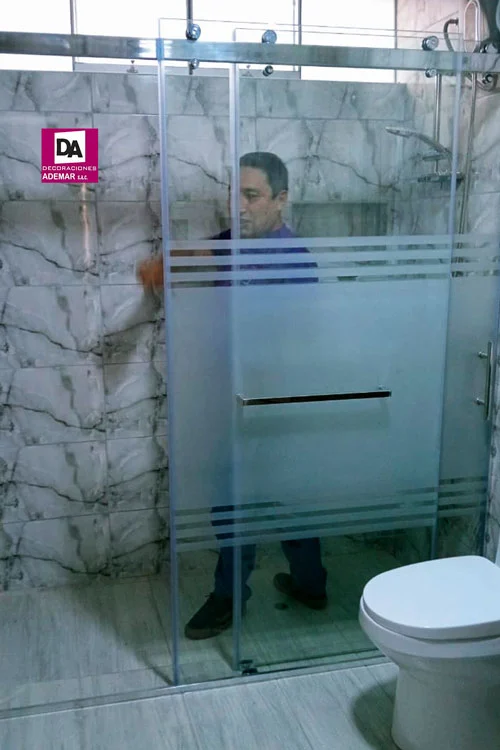 puertas de duchas instalados en lince